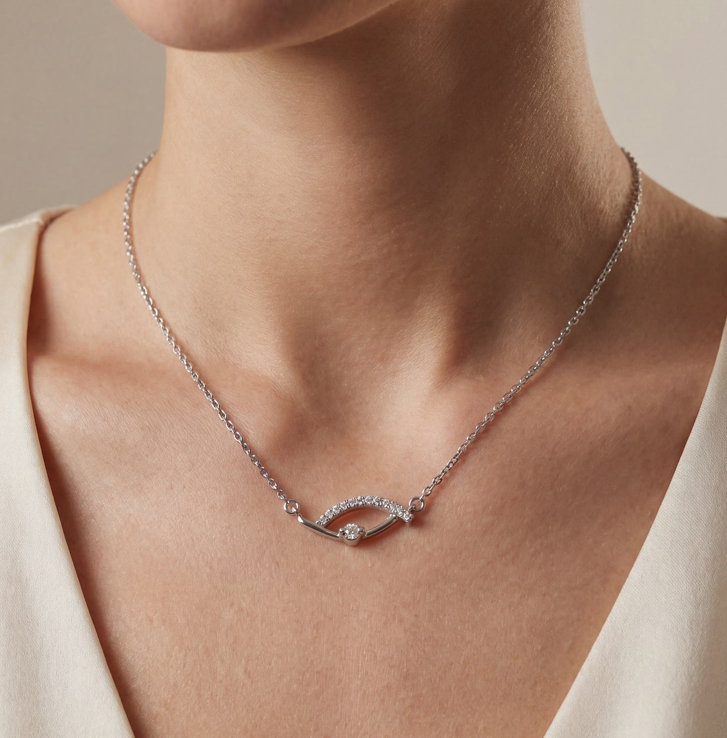 Arc Glow Silver Pendant Chain