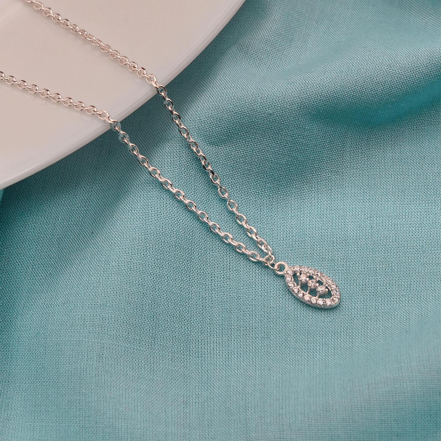 Eternal Oval Silver Pendant Chain