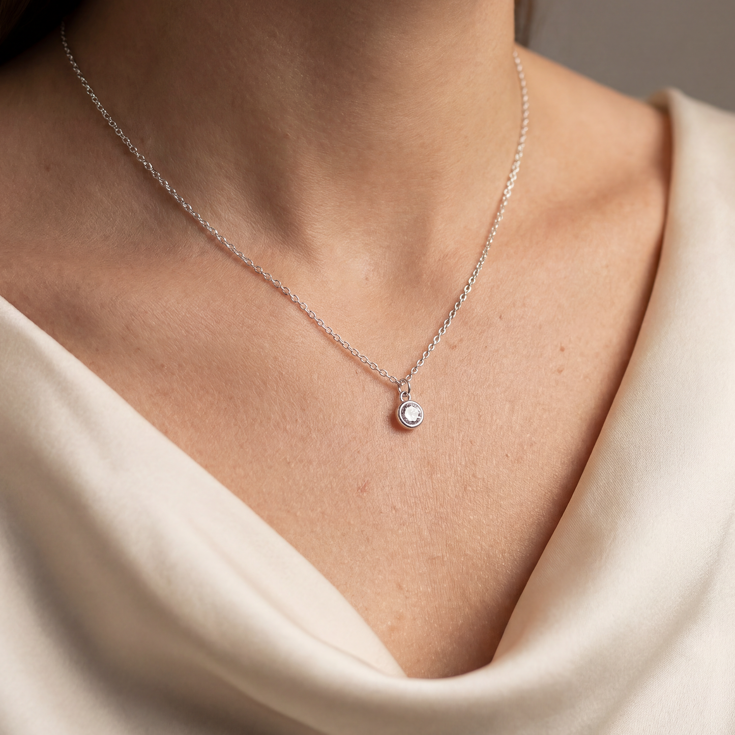 Aura Solitaire Silver Pendant Chain