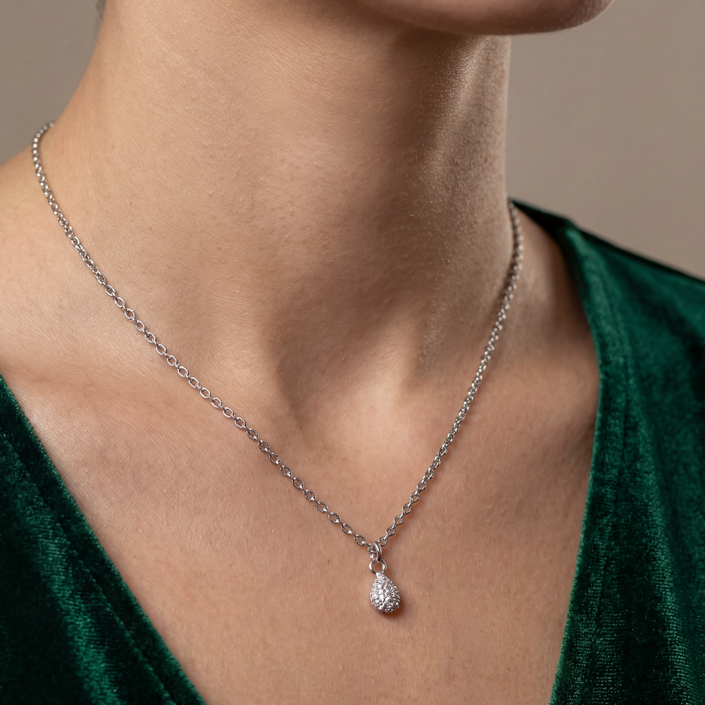 Nova Dot Silver Pendant Chain