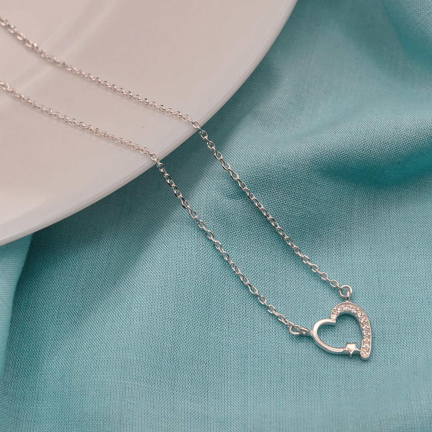 Floral Glow Silver Pendant Chain