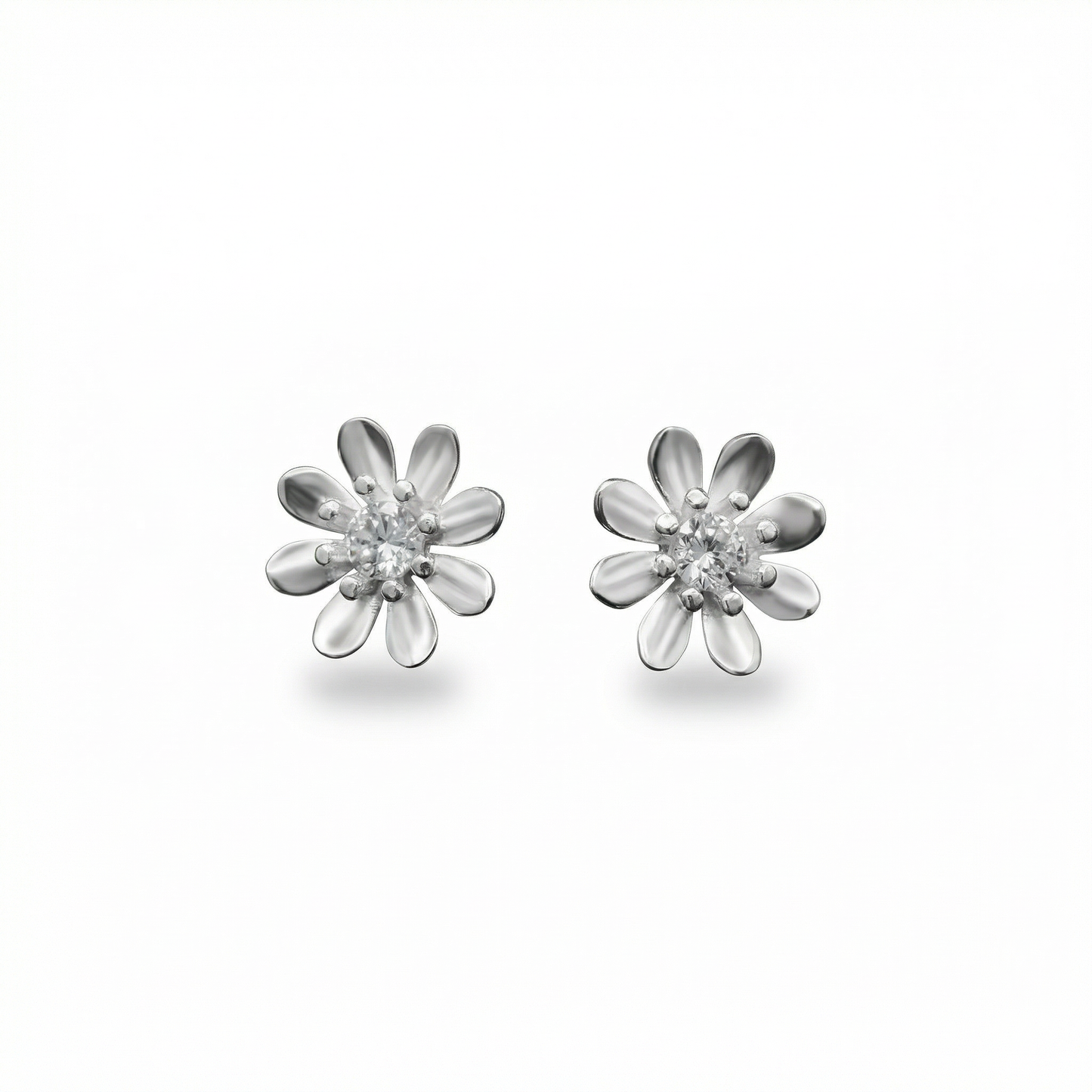 Daisy Bloom Silver Stud Earrings